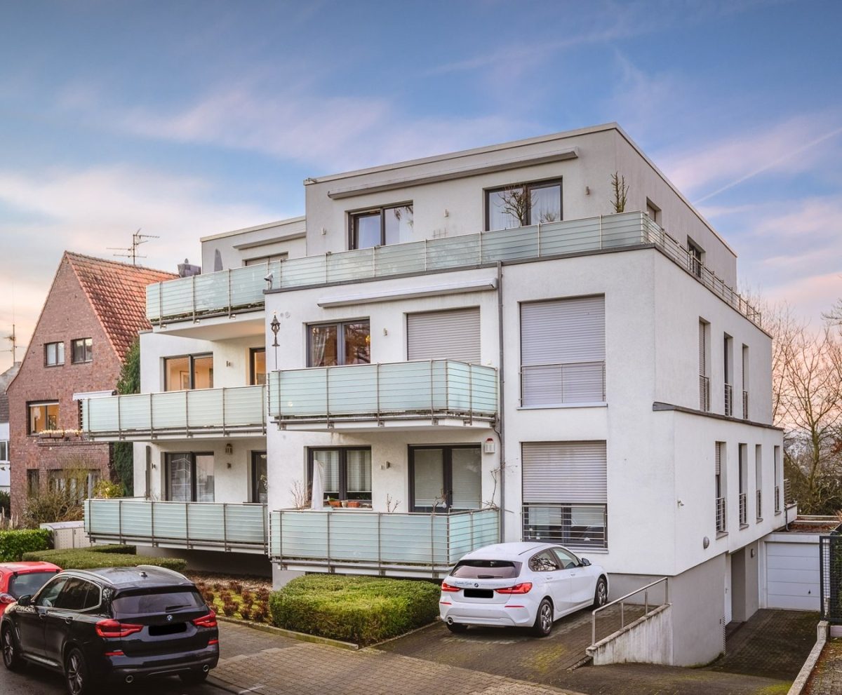Immobilienangebot - Aachen - Wohnen - Exklusive 3-Zimmerwohnung mit 2 Balkonen und 2 PKW-Stellplätzen zwischen Hangeweiher und Hasselholz