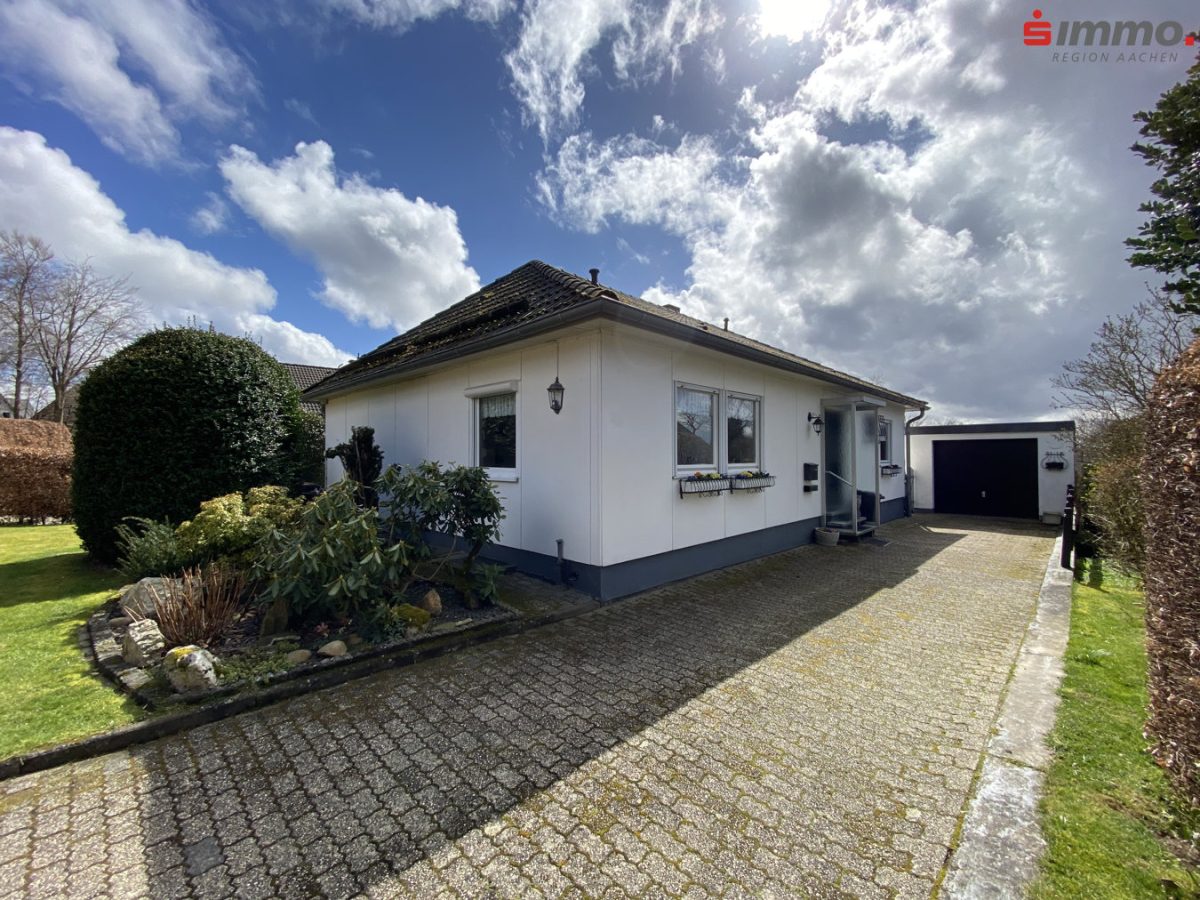 Immobilienangebot - Simmerath - Wohnen - Bungalow mit Traumgrundstück