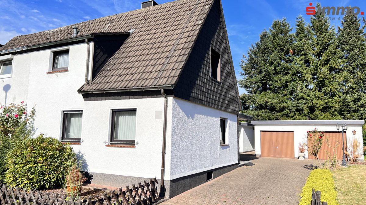 Immobilienangebot - Herzogenrath - Wohnen - Modernisierte Doppelhaushälfte mit ungewöhnlich großem Grundstück