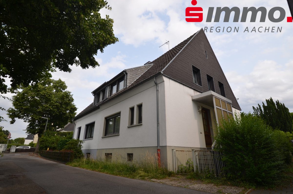 Immobilienangebot - Alsdorf - Wohnen - Modernisierungsbedürftiges Einfamilienhaus mit südlich ausgerichtetem Grundstück in ruhiger Lage