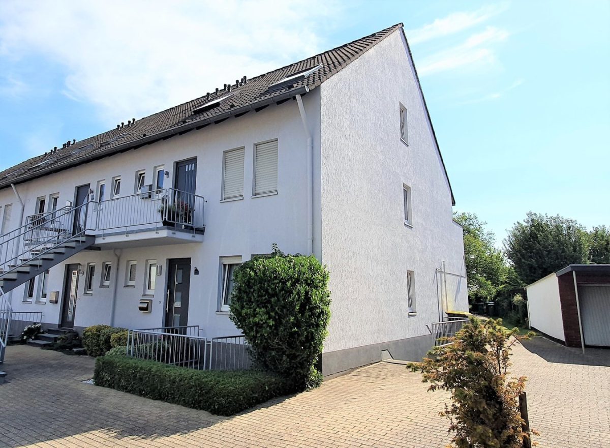Immobilienangebot - Herzogenrath - Wohnen - Das Haus im Haus!
Gepflegte Erdgeschosswohnung mit eigenem Garten und Stellplatz in Wefelen