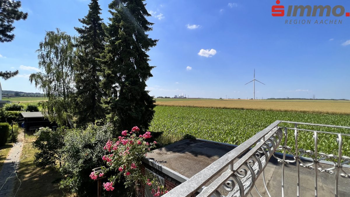 Immobilienangebot - Langerwehe - Wohnen - Großzügiges Einfamilienhaus mit Traumgarten - auch als Mehrgenerationenhaus geeignet - in Langerwehe