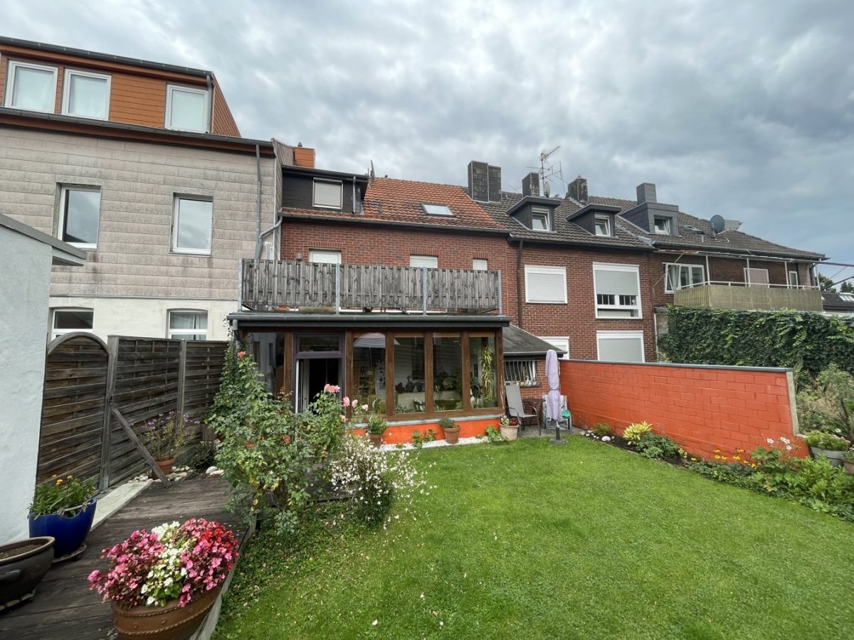 Immobilienangebot - Würselen - Renditehäuser - Zwei attraktive Mehrfamilienhäuser als grundsolide Kapitalanlage mit Möglichkeit zur Eigennutzung