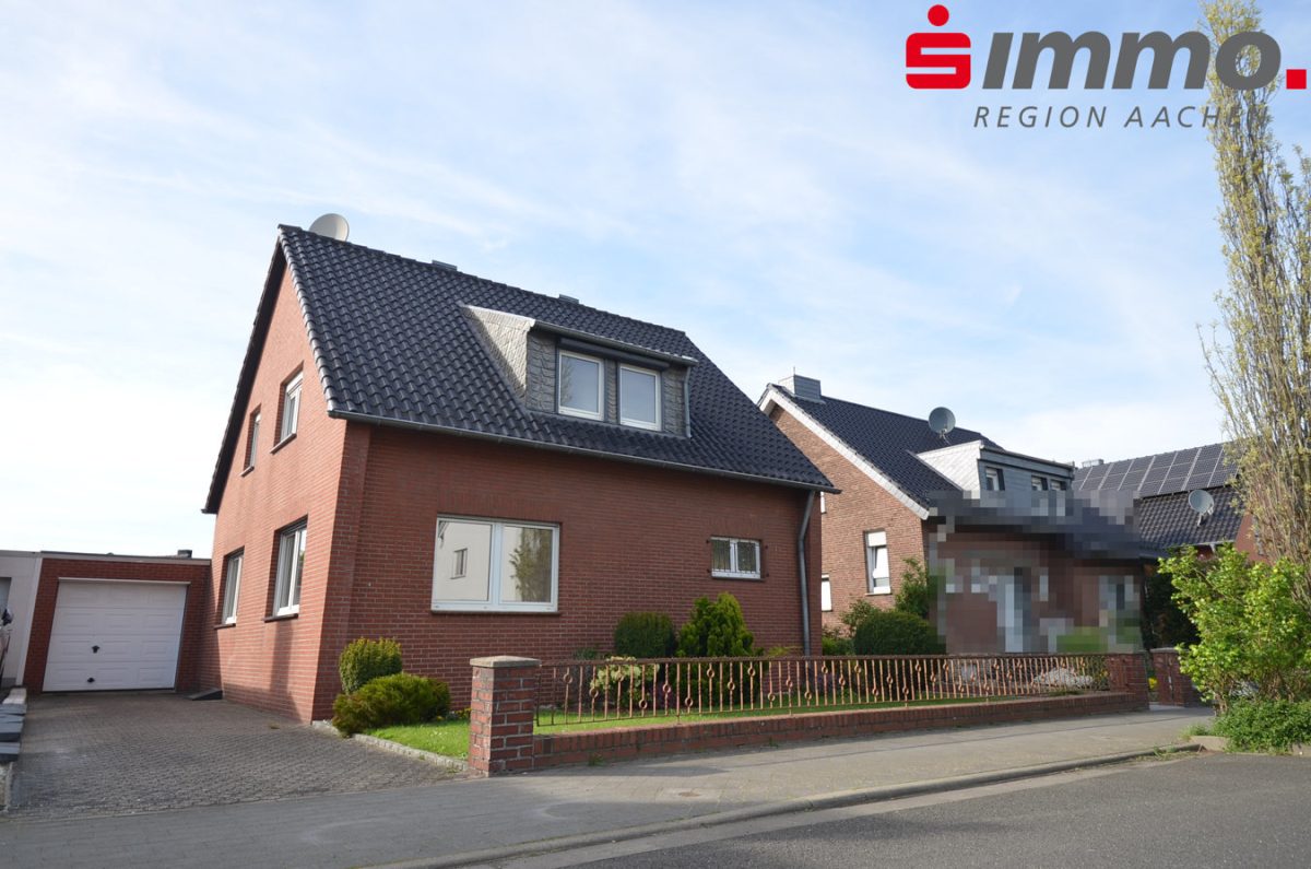 Immobilienangebot - Herzogenrath - Wohnen - Freistehendes Einfamilienhaus mit Garage