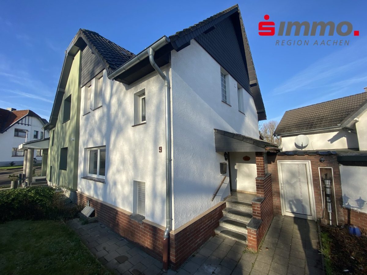 Immobilienangebot - Herzogenrath - Wohnen - Ruhig gelegene Doppelhaushälfte mit Garten und Garage