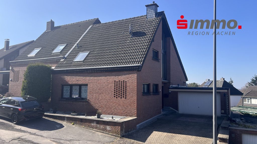 Immobilienangebot - Stolberg - Wohnen - Großzügig zugeschnittenes Einfamilienhaus 
mit Einliegerwohnung und 2 Garagen in Mausbach