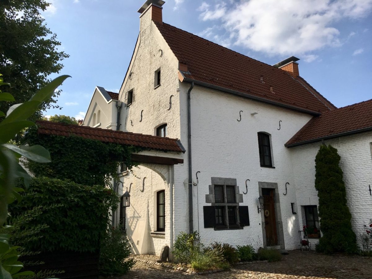 Immobilienangebot - Aachen-Soers - Wohnen - Denkmalgeschütztes Landhaus mit 2 Garagen in bester Wohnlage