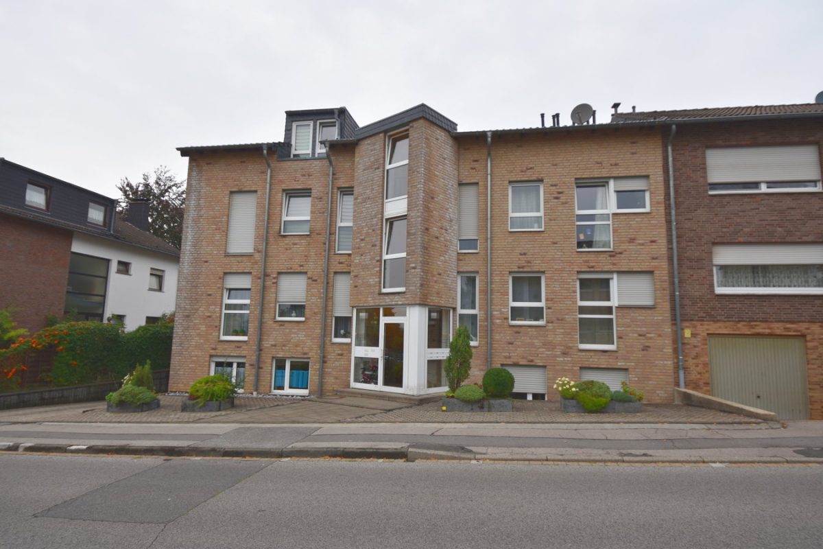 Immobilienangebot - Stolberg-Büsbach - Renditehäuser - Mehrfamilienhaus mit Tiefgarage als solide Kapitalanlage