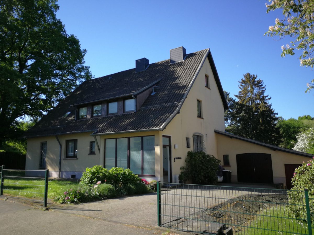 Immobilienangebot - Aachen - Wohnen - Zweifamilienhaus mit sehr großem Grundstück und weiterer Bauoption