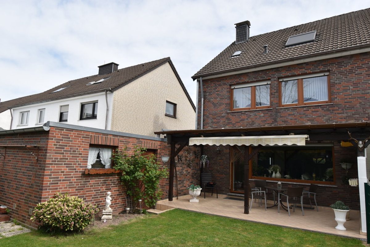 Immobilienangebot - Aachen - Wohnen - Sehr gepflegte Doppelhaushälfte in familienfreundlichem Wohnumfeld