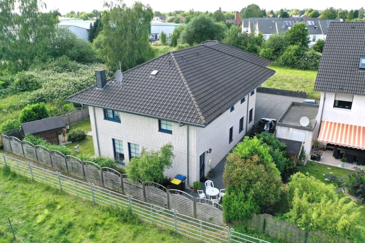 Immobilienangebot - Herzogenrath - Wohnen - Modernes Einfamilienhaus mit separater Büroeinheit im Zentrum von Kohlscheid