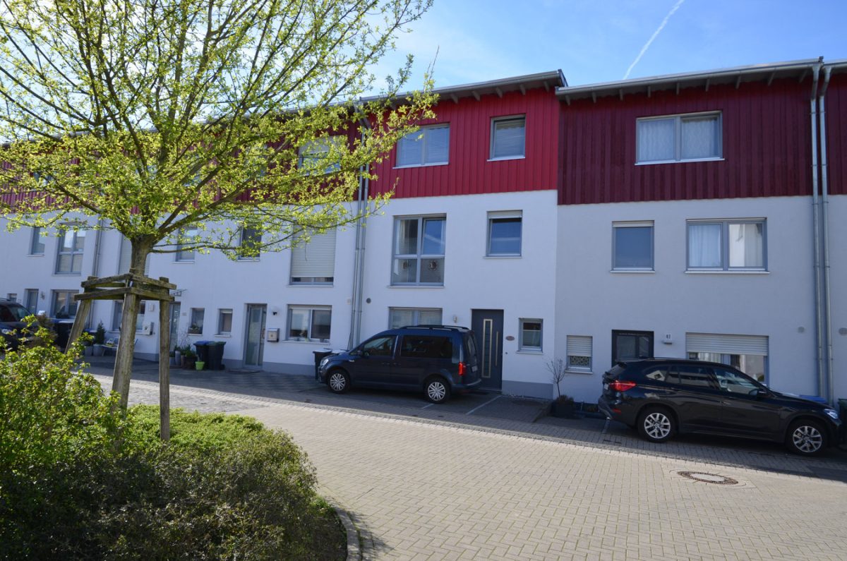 Immobilienangebot - Aachen - Wohnen - Einfamilienhaus mit Garage in Forst