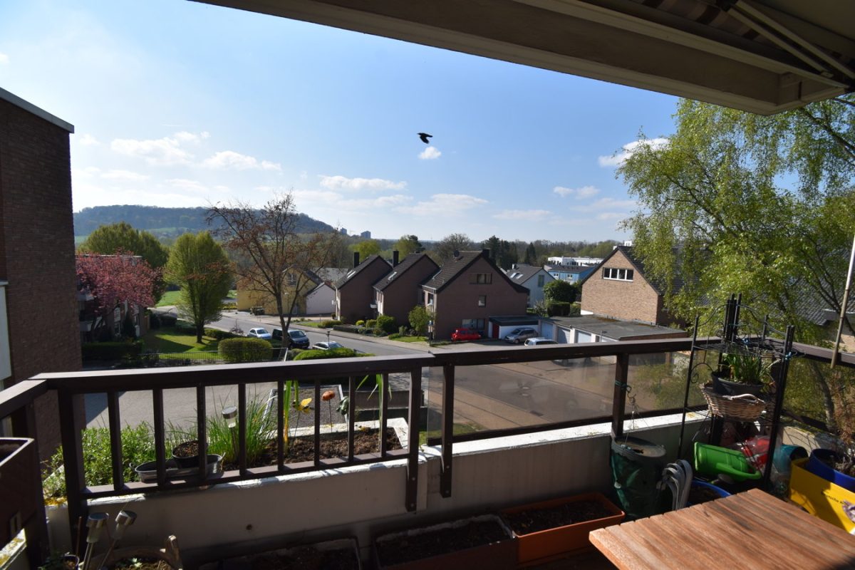 Immobilienangebot - Aachen - Wohnen - Dreizimmerwohnung mit Tiefgaragenstellplatz und fantastischem Fernblick über den Lousberg