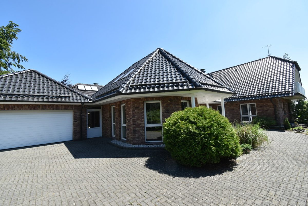 Immobilienangebot - Simmerath - Wohnen - Repräsentatives Einfamilienwohnhaus mit tollem Raumangebot