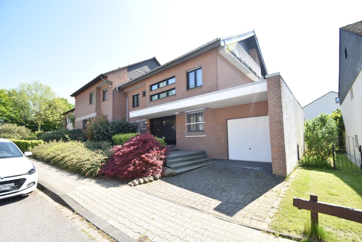 Immobilienangebot - Aachen - Wohnen - Top gepflegtes Einfamilienhaus mit schönem Garten in bevorzugter Wohnlage