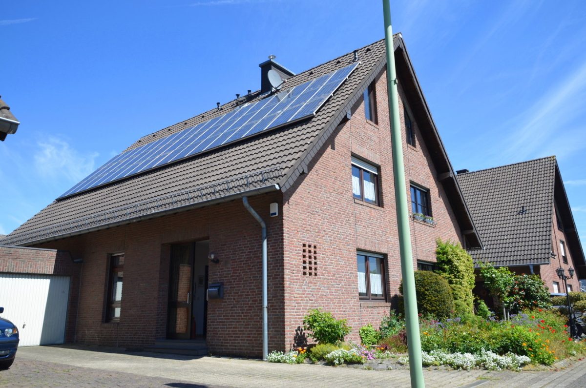 Immobilienangebot - Baesweiler - Wohnen - Doppelhaushälfte mit Garage