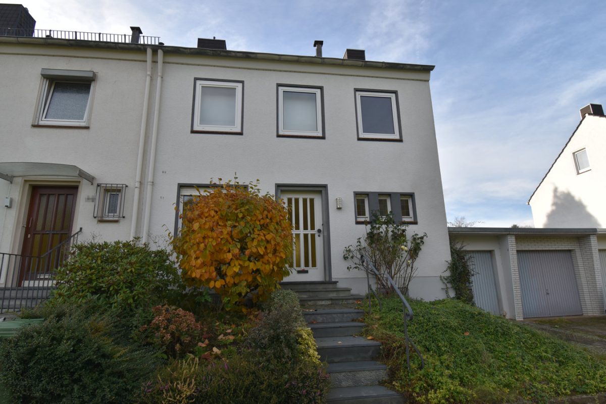 Immobilienangebot - Aachen - Wohnen - Einfamilienhaus mit Garage in ruhiger Anliegerstraße am Rande des Naturschutzgebietes