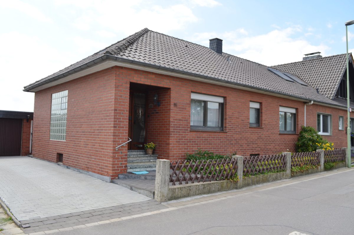 Immobilienangebot - Baesweiler - Wohnen - Einfamilienhaus in Oidtweiler