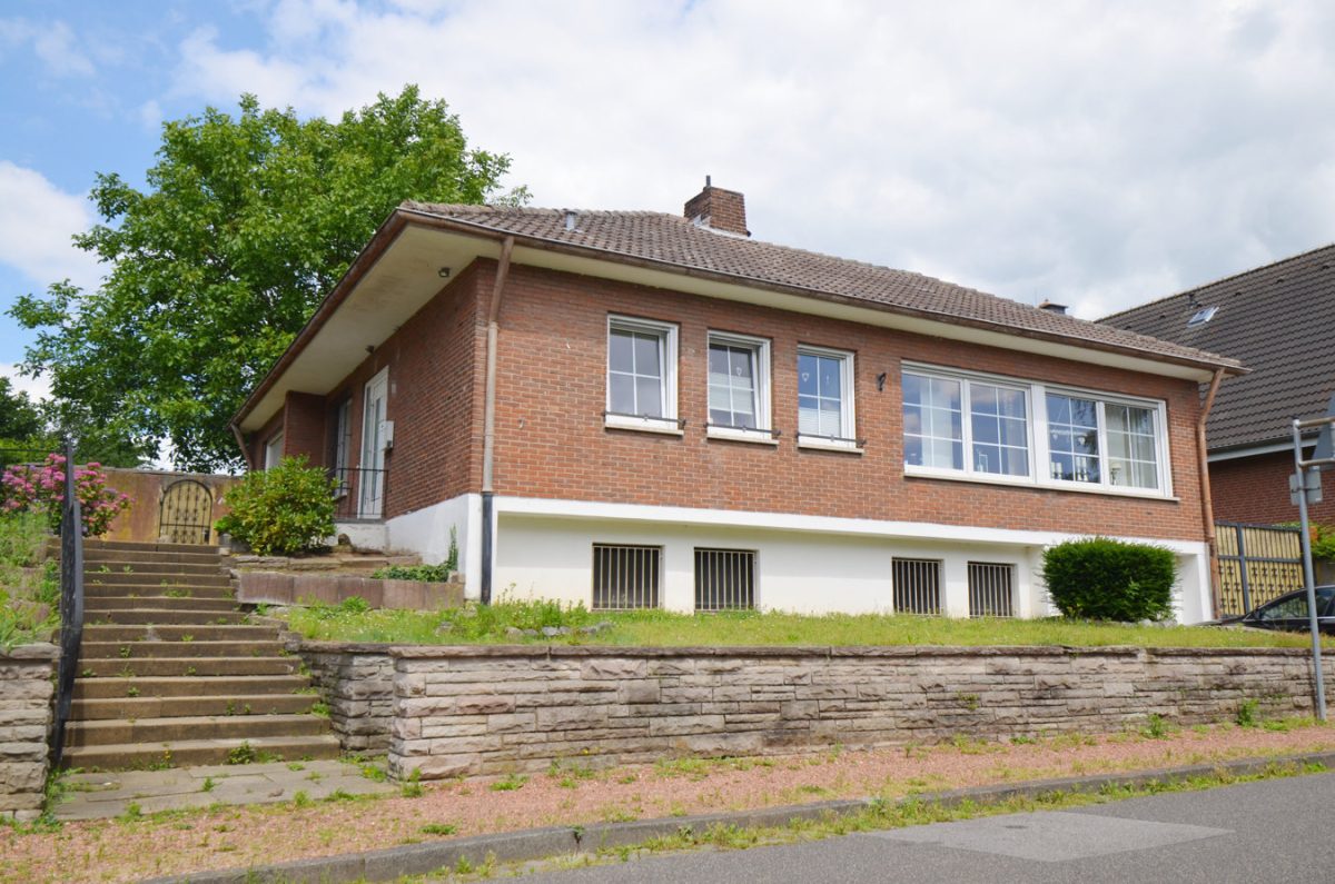 Immobilienangebot - Baesweiler / Puffendorf - Wohnen - Freistehende Bungalow