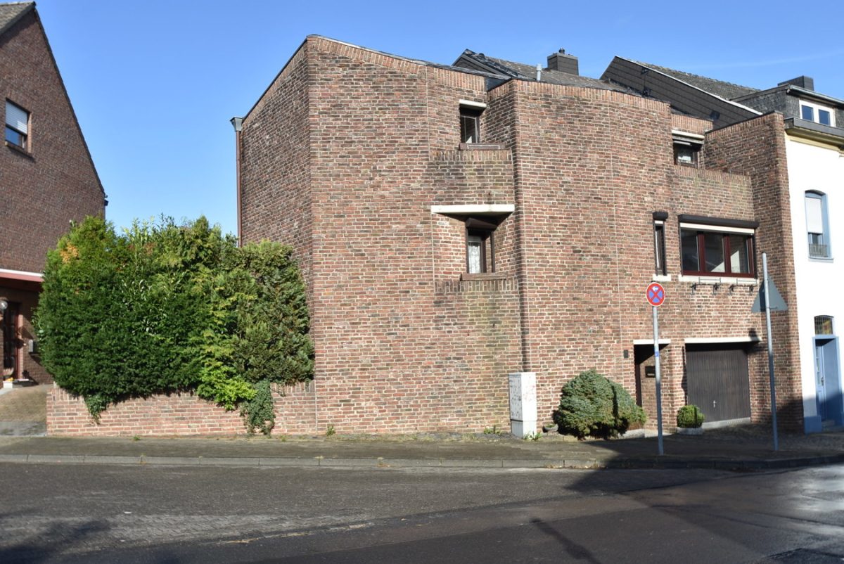 Immobilienangebot - Aachen-Kornelimünster - Wohnen - Individuelles Einfamilienhaus in zentraler Lage