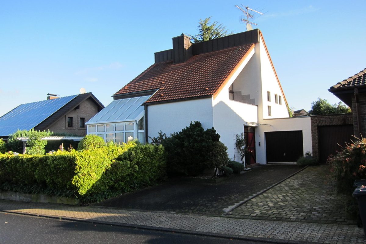 Immobilienangebot - Eschweiler - Wohnen - Modernes Zweifamilienhaus in hervorragendem Wohnumfeld zwischen Eschweiler und Langerwehe