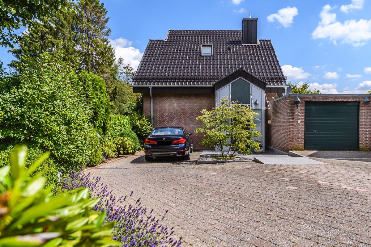 Immobilienangebot - Aachen - Wohnen - Exklusives und umfangreich modernisiertes Einfamilienhaus in Waldrandlage