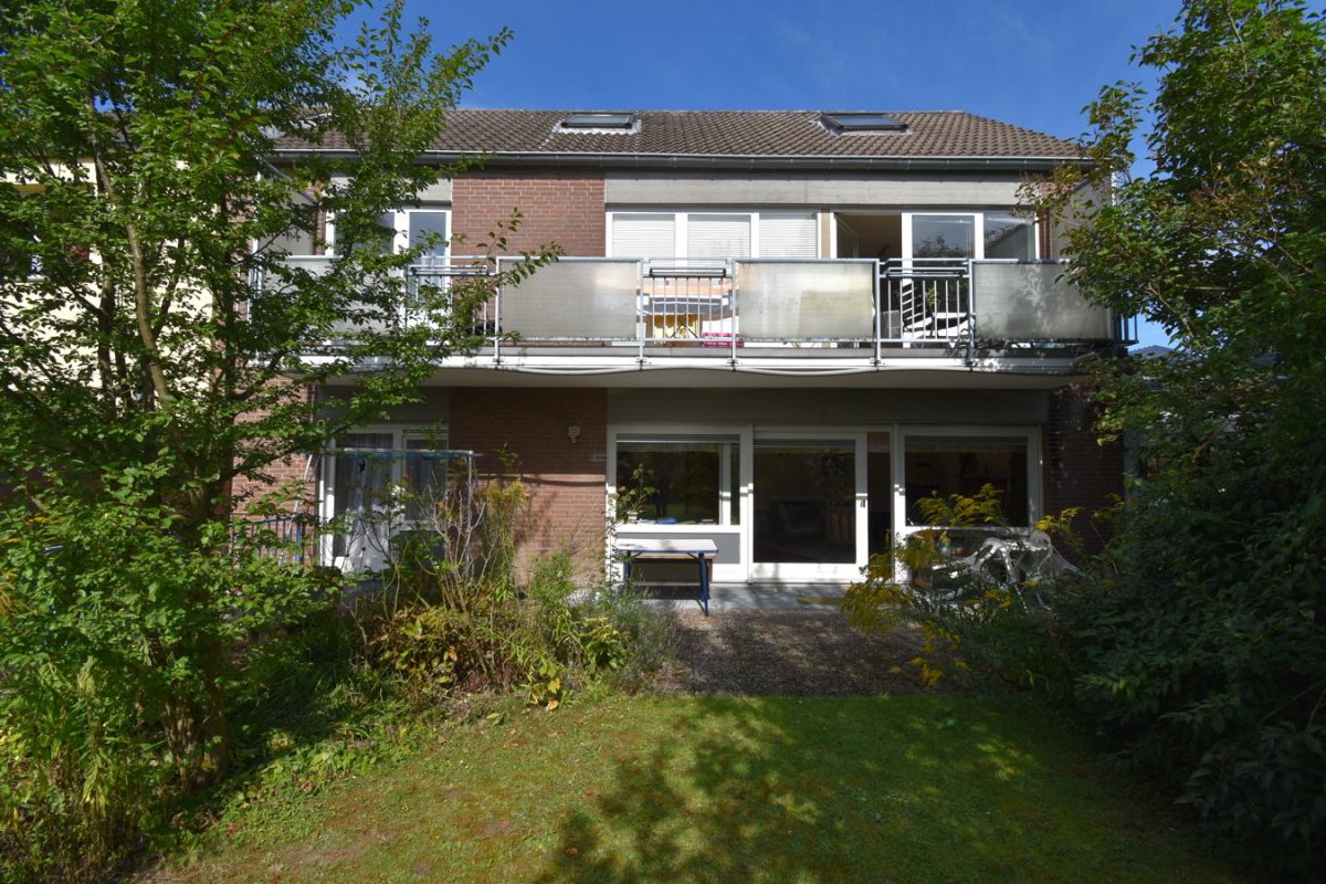 Immobilienangebot - Aachen - Wohnen - Großes, bezugsfreies Zweifamilienhaus "Auf der Hörn"
