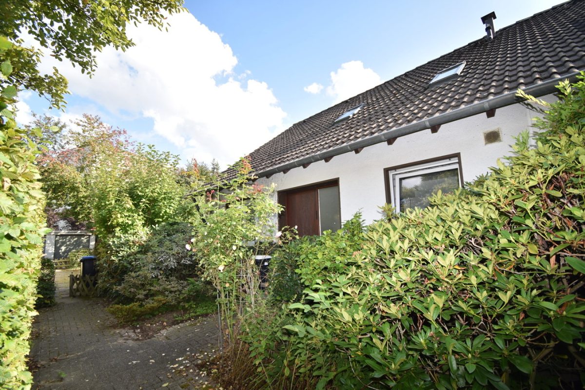 Immobilienangebot - Aachen - Wohnen - Einfamilienhaus in Splitlevelbauweise auf großem Grundstück mit weiterer Bauoption in Laurensberg