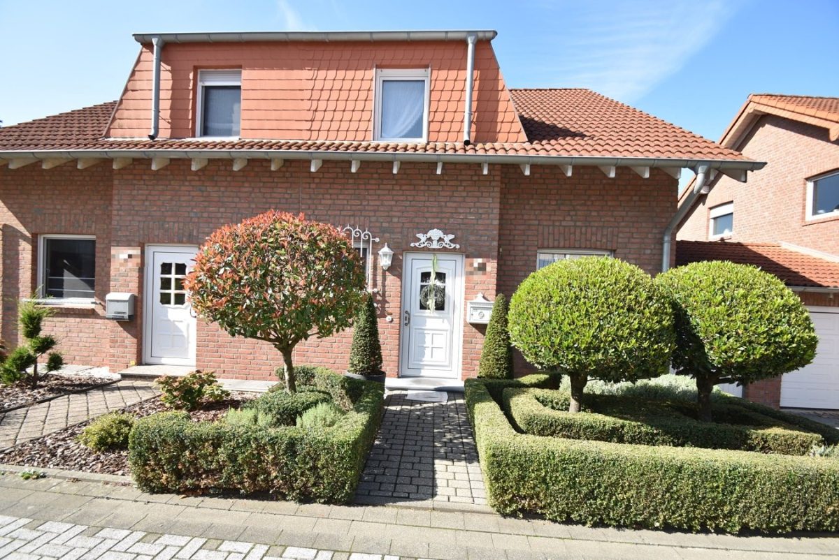 Immobilienangebot - Langerwehe - Wohnen - Schöne Doppelhaushälfte in verkehrsberuhigter Wohnlage mit Garage
