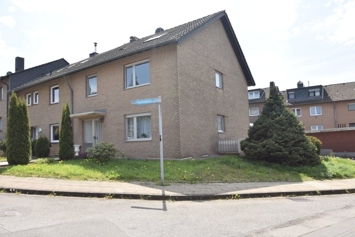 Immobilienangebot - Aachen-Schleckheim - Wohnen - Vielseitig nutzbares 2-Familienhaus in schöner Wohnlage