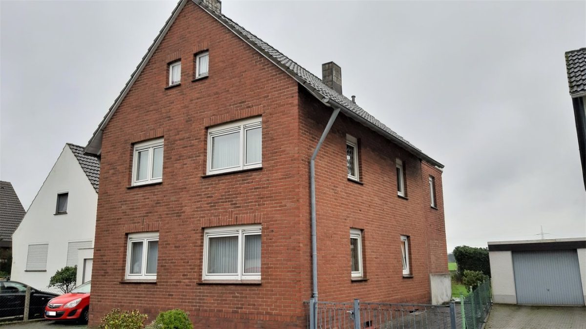 Immobilienangebot - Herzogenrath - Wohnen - Raum für neue Ideen!
Freistehendes Zweifamilienhaus mit großem Garten in Pannesheide