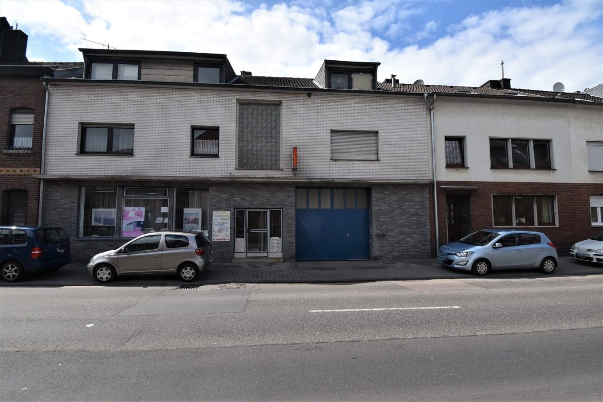 Immobilienangebot - Würselen - Renditehäuser - 2 Mehrfamilienhäuser mit sechs Wohnungen und einem Büro als solide Kapitalanlage in Broichweiden