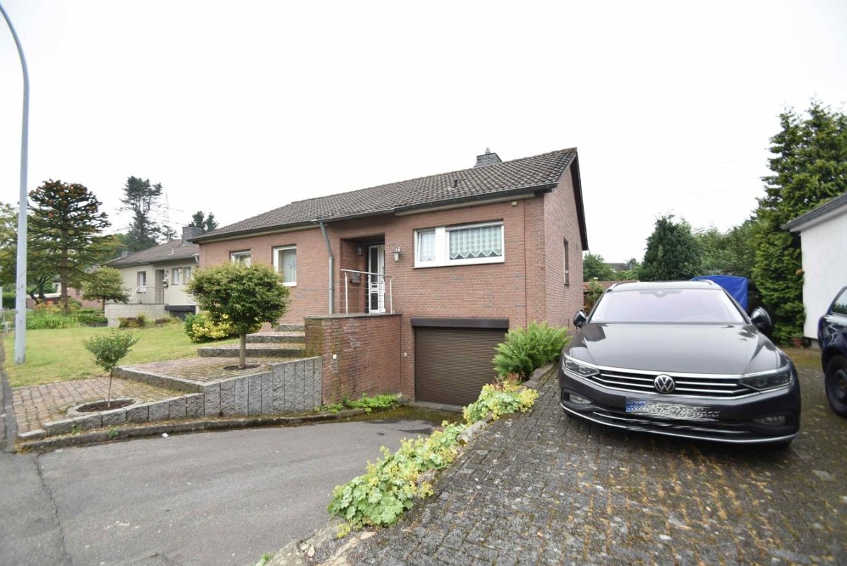 Immobilienangebot - Aachen - Wohnen - Gepflegter Bungalow mit Traumgarten