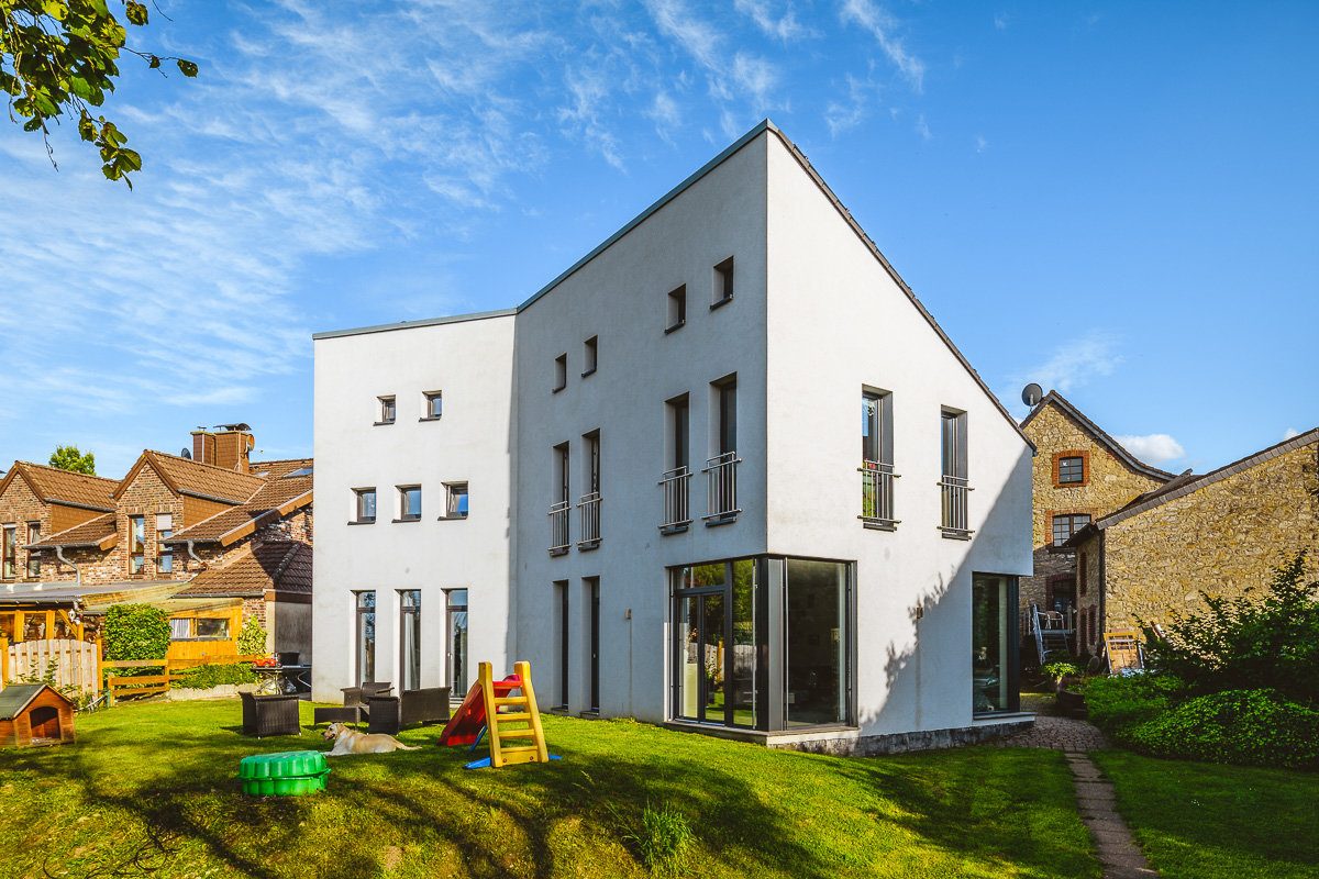 Immobilienangebot - Stolberg - Wohnen - Freistehendes Einfamilienhaus mit großem Grundstück und moderner Architektur in Breinig