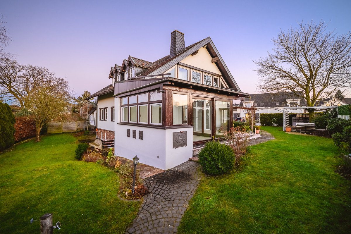Immobilienangebot - Aachen - Wohnen - Saniertes Einfamilienhaus, direkter Einzug ist möglich, in reiner Anliegerstraße