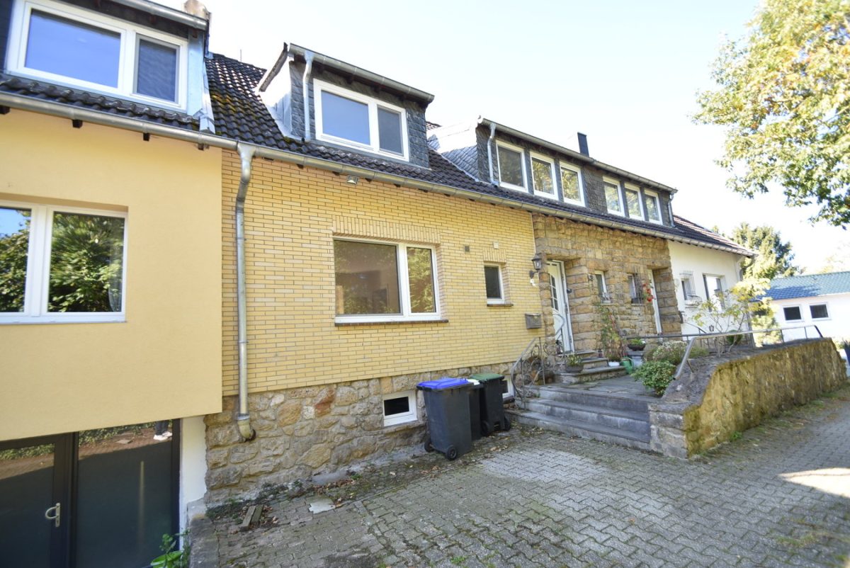 Immobilienangebot - Aachen - Wohnen - Gepflegtes Einfamilienhaus mit kleiner Terrasse und Garten in ruhiger Lage