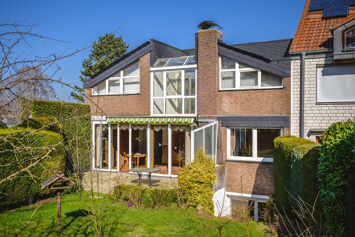 Immobilienangebot - Aachen - Wohnen - Repräsentatives Architektenhaus mit zwei Garagen in bester Wohnlage zwischen Königshügel und Melaten