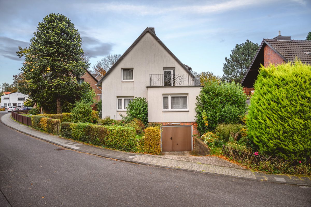 Immobilienangebot - Aachen - Wohnen - Freistehendes Einfamilienhaus in Laurensberg