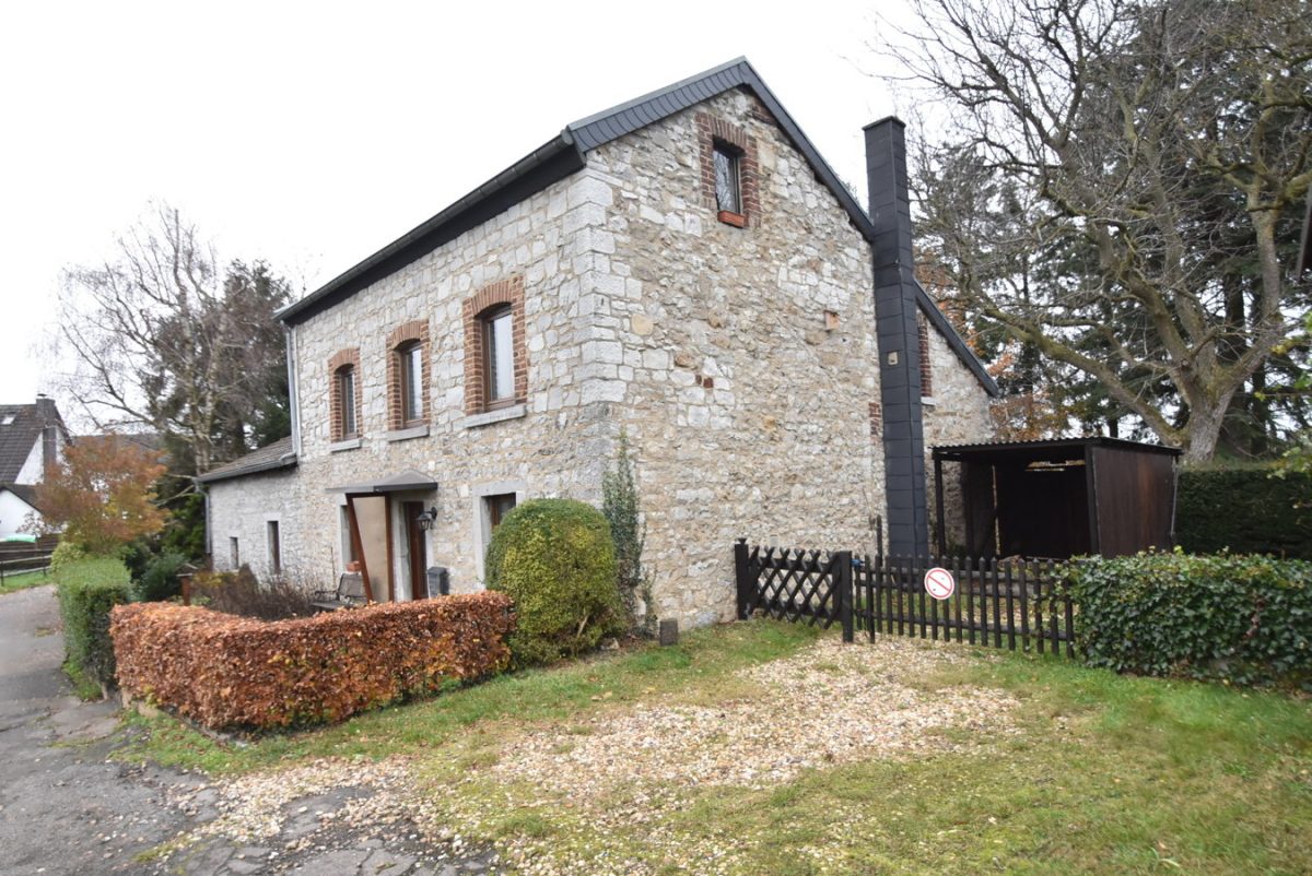 Immobilienangebot - Aachen - Wohnen - Sanierungsbedürftiges Einfamilienhaus in idyllischer Lage