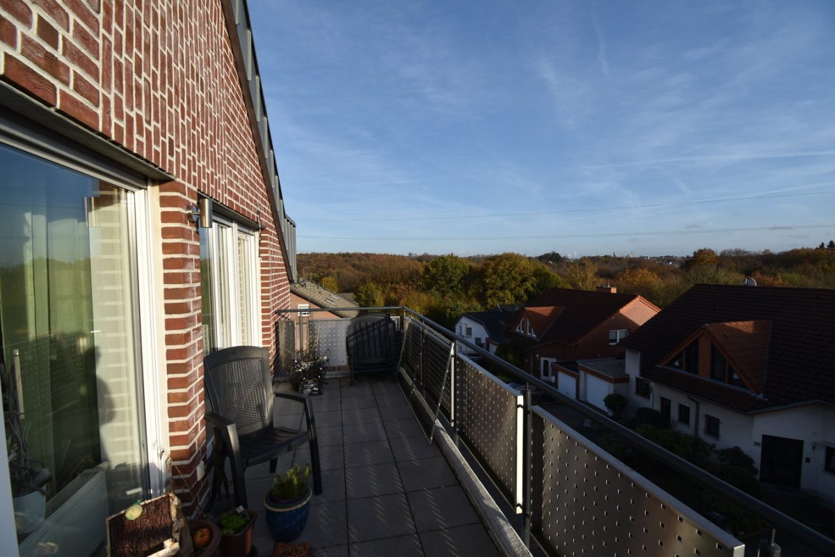 Immobilienangebot - Herzogenrath - Wohnen - Moderne 3-Zimmerwohnung mit Südbalkon und eigenem PKW-Stellplatz in ruhiger Wohnlage in Straß