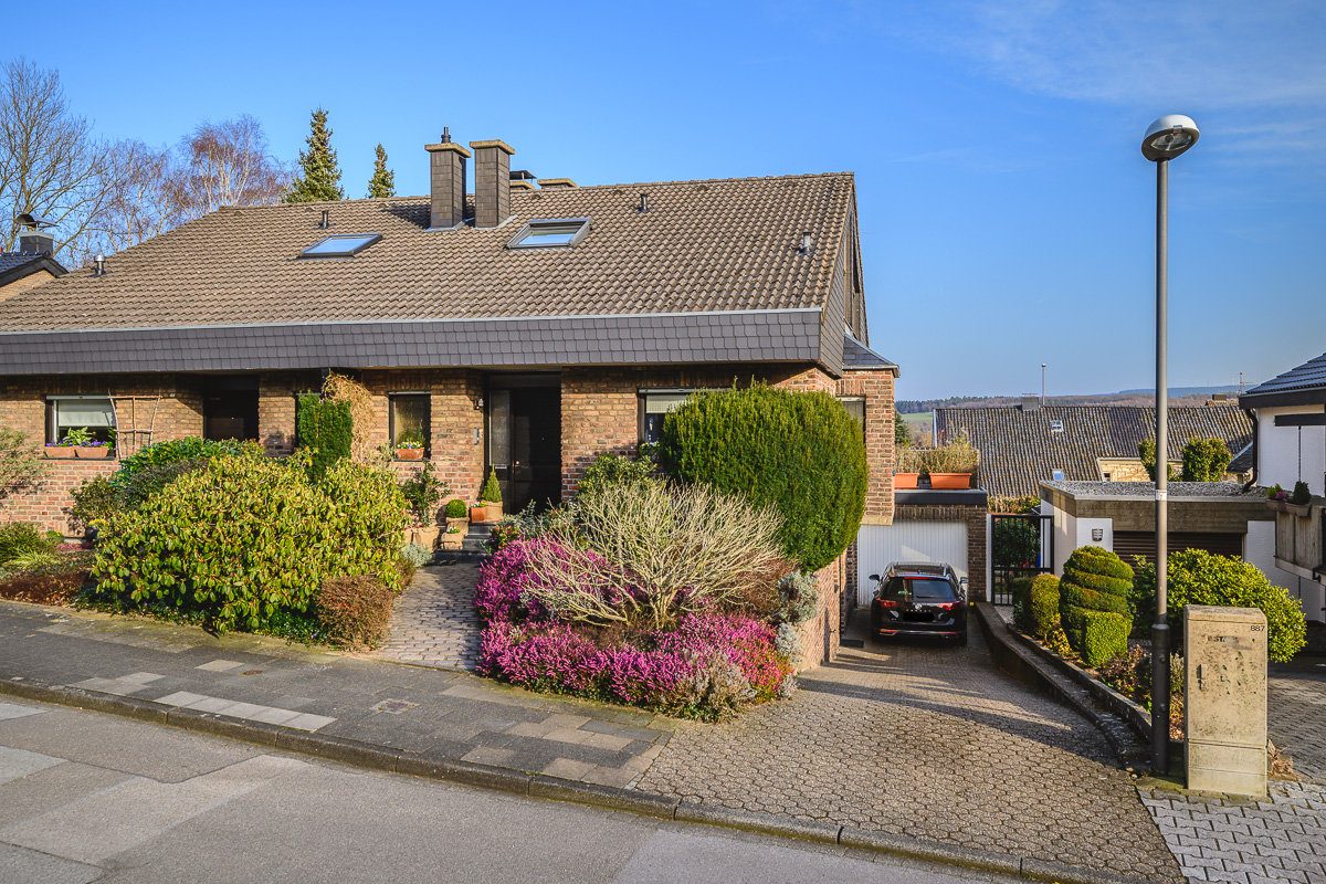 Immobilienangebot - Aachen - Wohnen - Attraktive Doppelhaushälfte in begehrter Wohnlage