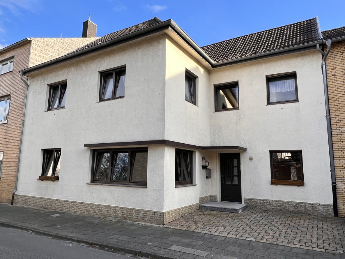 Immobilienangebot - Eschweiler - Wohnen - Geräumiges Zwei- bis Dreifamilienhaus im Herzen von Weisweiler