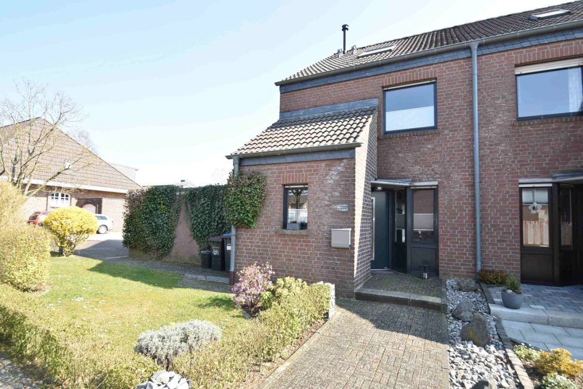 Immobilienangebot - Stolberg - Wohnen - Gepflegtes Einfamilienhaus mit Garage und schönem Garten