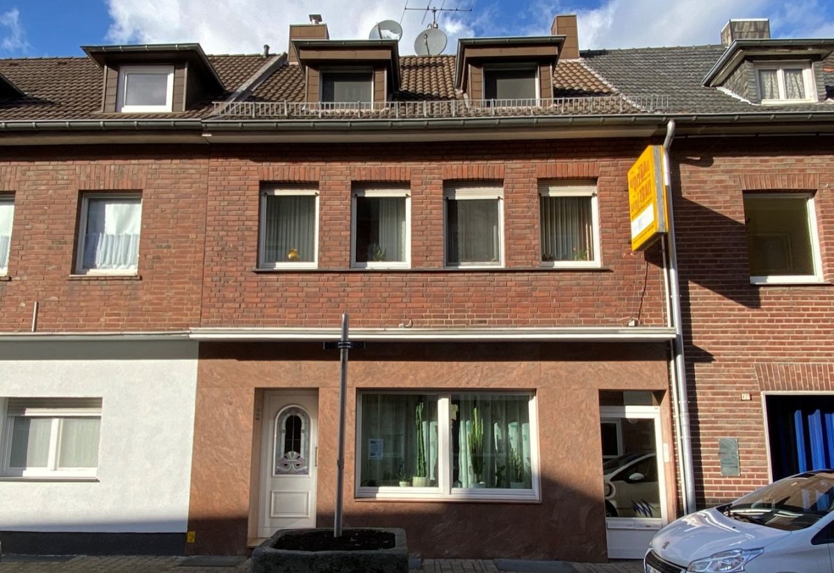 Immobilienangebot - Würselen - Wohnen - Raum für neue Ideen!
Bezugsfreies Wohnhaus im Herzen von Bardenberg