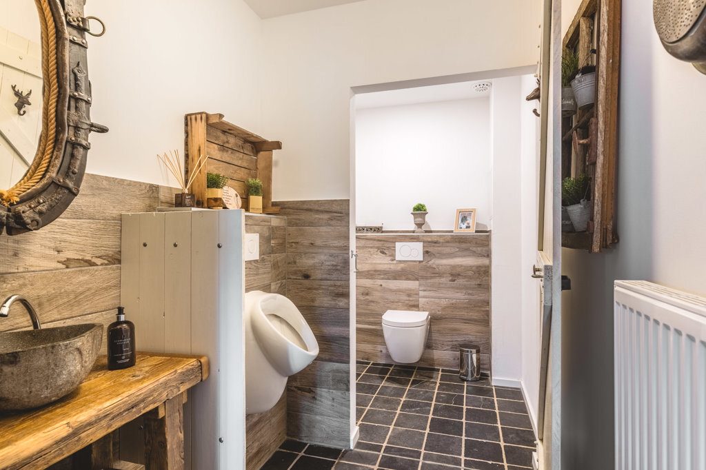 Immobilienangebot - Raeren - Renditehäuser - Unikat! Bäuerliches Café mit 5 neuwertigen 
Wohneinheiten und Traumgrundstück in Raeren