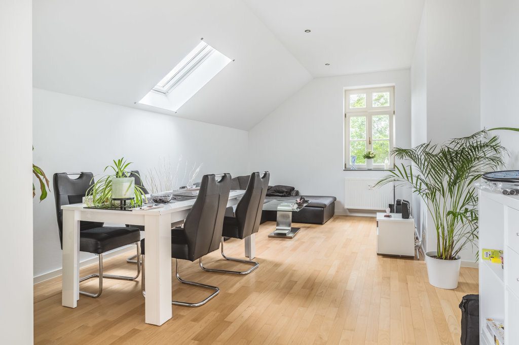 Immobilienangebot - Raeren - Renditehäuser - Unikat! Bäuerliches Café mit 5 neuwertigen 
Wohneinheiten und Traumgrundstück in Raeren