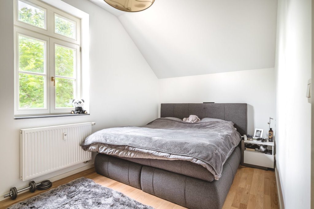 Immobilienangebot - Raeren - Renditehäuser - Unikat! Bäuerliches Café mit 5 neuwertigen 
Wohneinheiten und Traumgrundstück in Raeren
