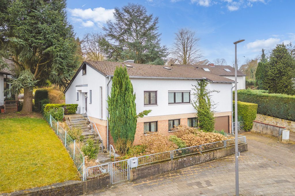 Immobilienangebot - Aachen - Wohnen - Auf der Hörn!
Freistehendes Einfamilienhaus mit Bungalowcharakter und großer Ausbaureserve