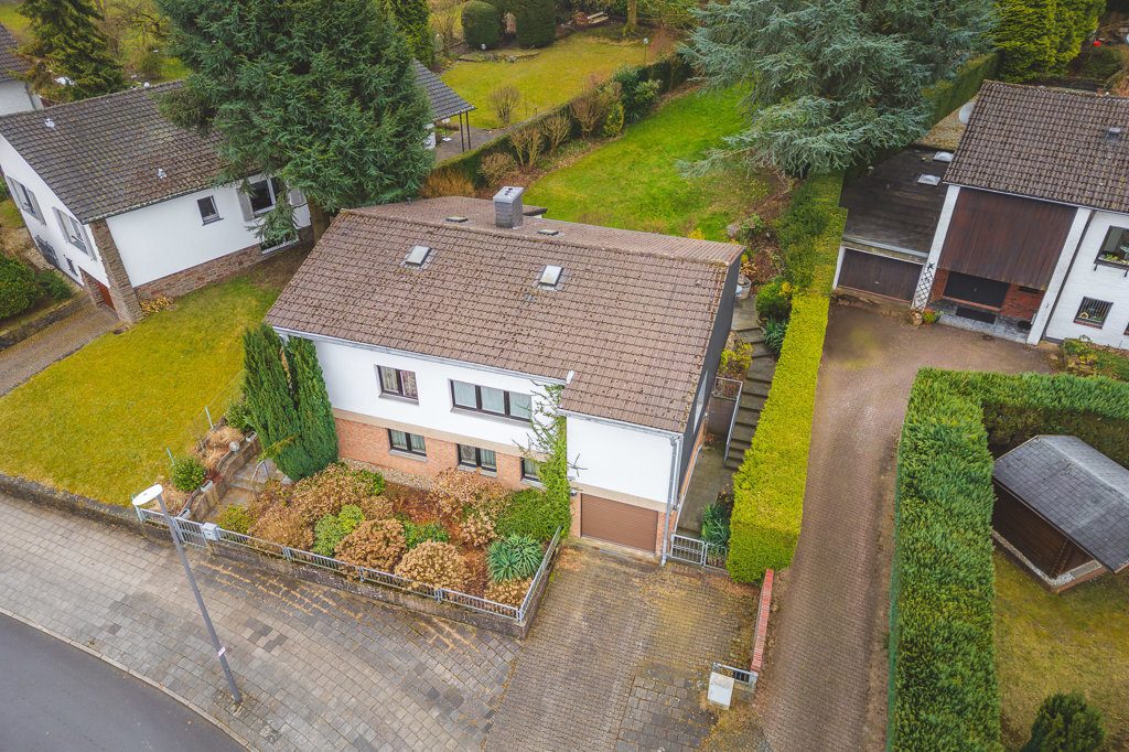 Immobilienangebot - Aachen - Wohnen - Auf der Hörn!
Freistehendes Einfamilienhaus mit Bungalowcharakter und großer Ausbaureserve