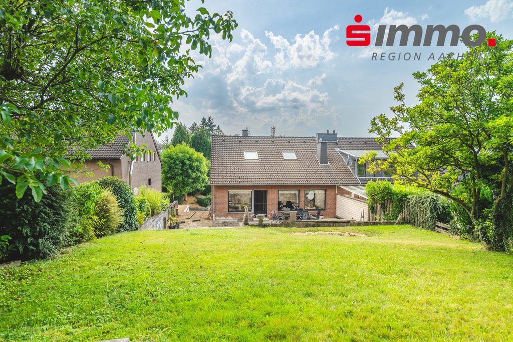 Immobilienangebot - Stolberg (Rheinland) - Wohnen - Einseitig angebautes Einfamilienhaus 
in ruhiger Lage mit sonnigem Garten